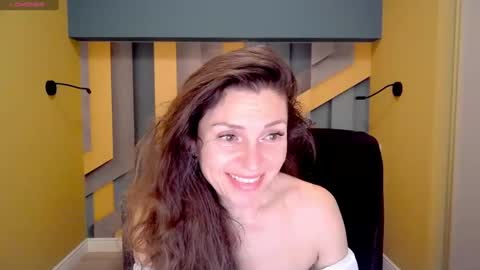 Snapshot of ellalongs chatting on 02.19.25 EllaLongs online show from 02.19.25