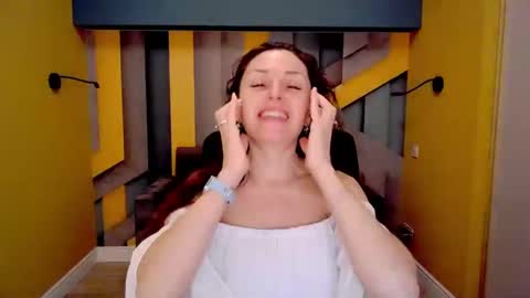 Snapshot of ellalongs chatting on 02.22.25 EllaLongs online show from 02.22.25