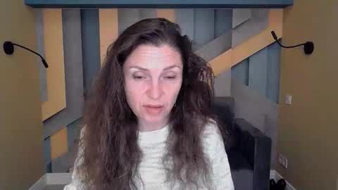 Snapshot of ellalongs chatting on 10.10.25 EllaLongs online show from 10.10.25