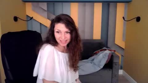 EllaLongs online show from 02.20.26