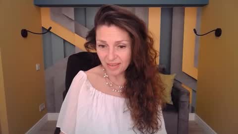 EllaLongs online show from 04.25.26