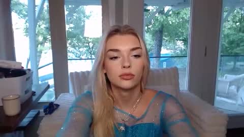 ellalowe online show from 04.26.26