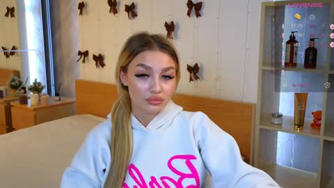 ellamilla online show from 12.24.24