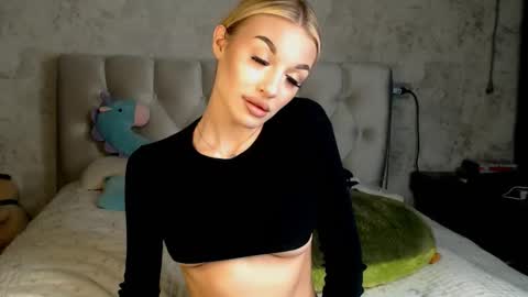 ellamilla online show from 03.26.26