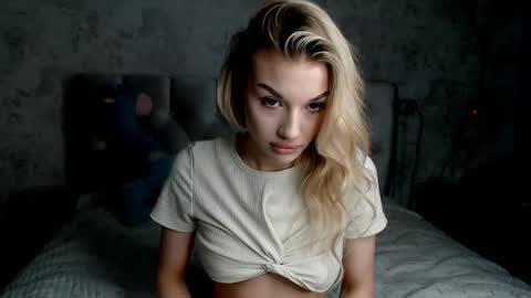 ellamilla online show from 04.28.26