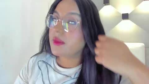 Ella online show from 09.10.25