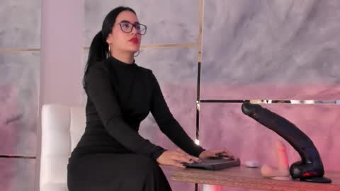  ella  online show from 01.10.26