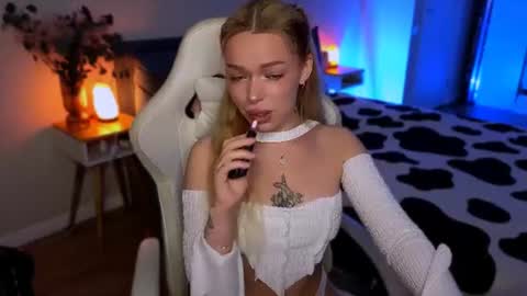 Ella online show from 07.06.26