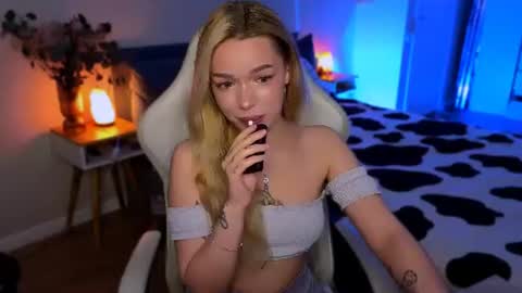 Ella online show from 07.10.26
