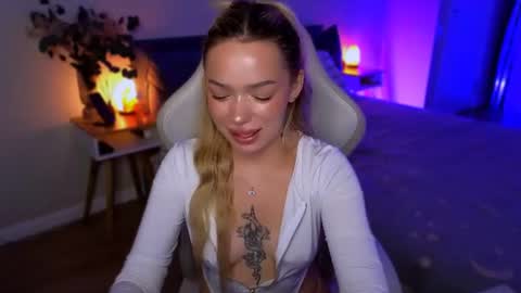 Ella online show from 08.03.26