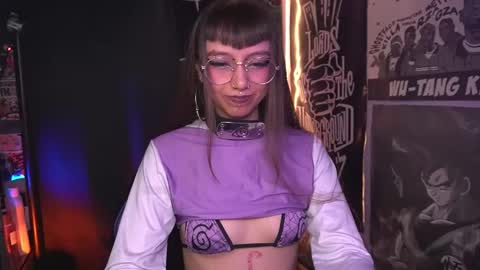 Snapshot of elle_uwu chatting on 11.19.25 follow me on instagram . online show from 11.19.25