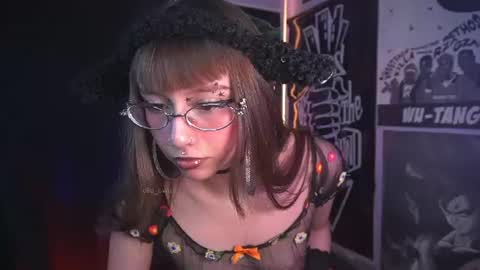 Snapshot of elle_uwu chatting on 07.14.26 follow me on instagram . online show from 07.14.26
