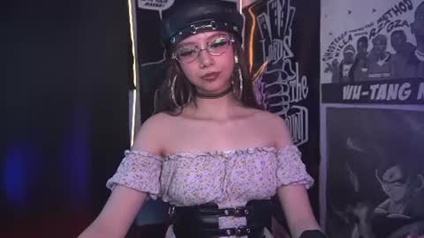 Snapshot of elle_uwu chatting on 07.24.26 follow me on instagram . online show from 07.24.26