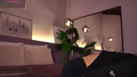 Snapshot of ellediane chatting on 11.13.25 Elle Diane online show from 11.13.25