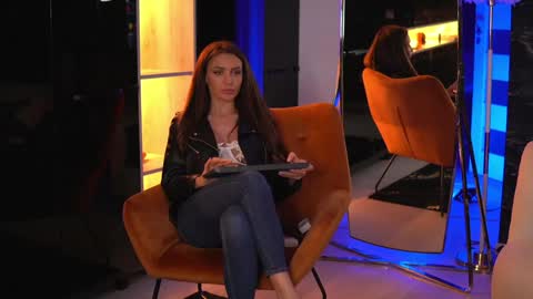 Snapshot of ellenkarter chatting on 01.12.25 EllenKarter online show from 01.12.25