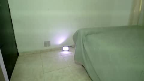 Snapshot of ellette_ chatting on 12.01.24 princess online show from 12.01.24