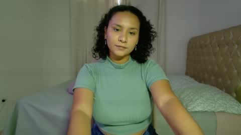 Snapshot of ellette_ chatting on 12.04.24 princess online show from 12.04.24