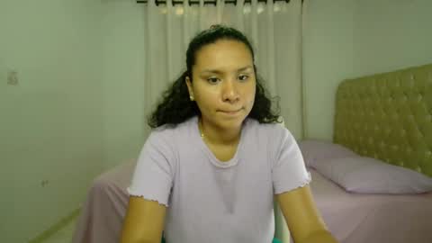 Snapshot of ellette_ chatting on 12.16.24 princess online show from 12.16.24