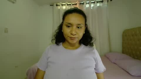 Snapshot of ellette_ chatting on 12.16.24 princess online show from 12.16.24