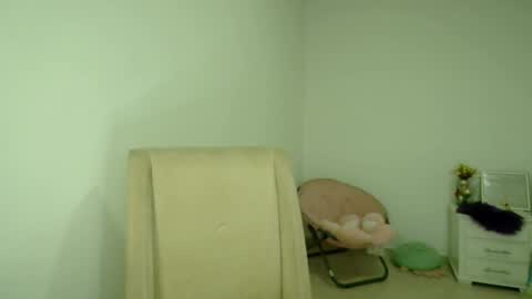 Snapshot of ellette_ chatting on 01.02.25 princess online show from 01.02.25