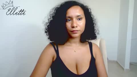 Snapshot of ellette_ chatting on 01.30.25 princess online show from 01.30.25