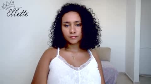 Snapshot of ellette_ chatting on 01.31.25 princess online show from 01.31.25