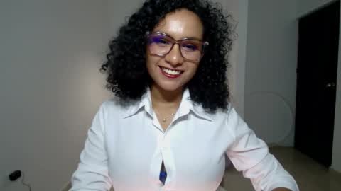 Snapshot of ellette_ chatting on 02.13.25 princess online show from 02.13.25