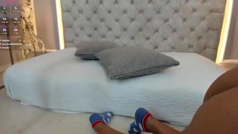 Snapshot of ellette_ chatting on 09.14.25 princess online show from 09.14.25