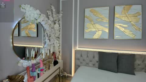 Snapshot of ellette_ chatting on 09.16.25 princess online show from 09.16.25