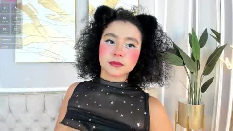 Snapshot of ellette_ chatting on 11.17.25 princess online show from 11.17.25