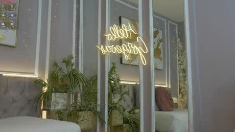 Snapshot of ellette_ chatting on 03.06.26 princess online show from 03.06.26