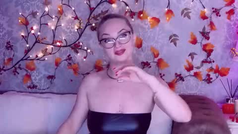 Snapshot of ellianareese chatting on 10.15.25 Elliana online show from 10.15.25