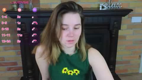 Snapshot of ellie_babyy chatting on 05.06.26 Ellie online show from 05.06.26