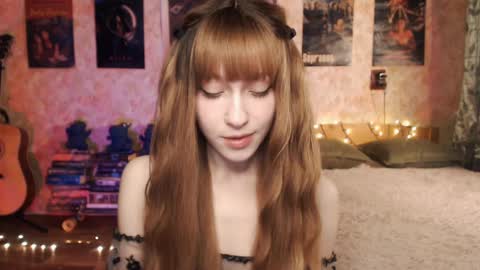 Snapshot of ellie_friendly chatting on 12.15.24 ellie_friendly online show from 12.15.24
