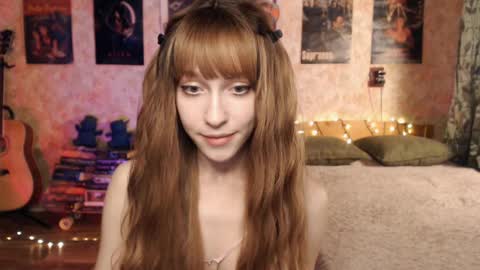 Snapshot of ellie_friendly chatting on 12.21.24 ellie_friendly online show from 12.21.24