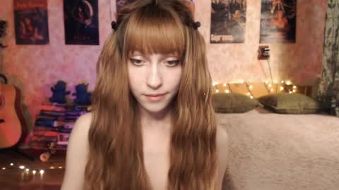 Snapshot of ellie_friendly chatting on 12.23.24 ellie_friendly online show from 12.23.24