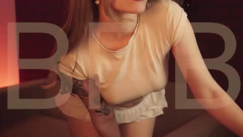 Snapshot of elliecutes chatting on 01.11.26 elliecutes online show from 01.11.26