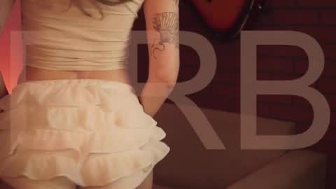 Snapshot of elliecutes chatting on 02.26.26 elliecutes online show from 02.26.26