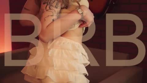 Snapshot of elliecutes chatting on 03.02.26 elliecutes online show from 03.02.26