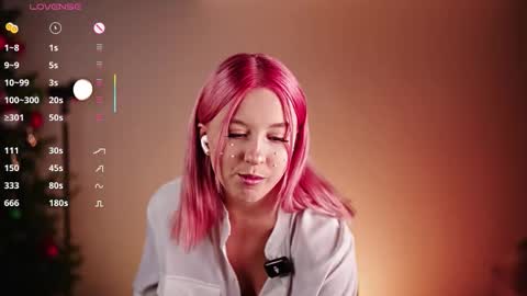 Snapshot of elliefromelun chatting on 02.02.26 Ellie online show from 02.02.26