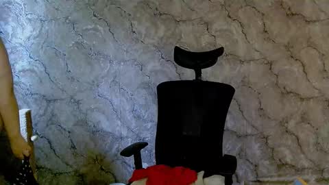 Ellie online show from 10.05.25