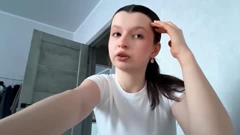 Snapshot of ellieschuffert chatting on 02.10.26 Ellie online show from 02.10.26