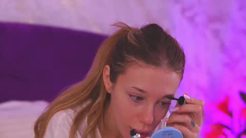 Snapshot of ellinanuria chatting on 02.17.26 EllinaNuria online show from 02.17.26