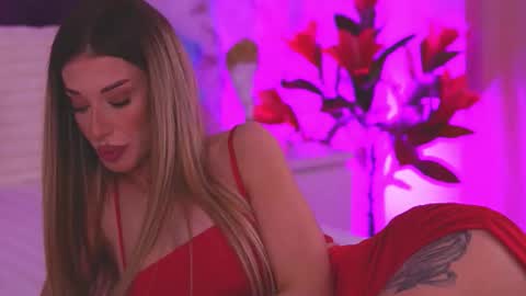 Snapshot of ellinanuria chatting on 03.12.26 EllinaNuria online show from 03.12.26