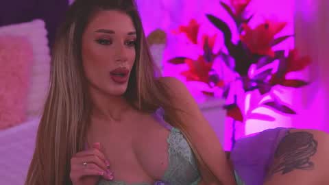 Snapshot of ellinanuria chatting on 03.14.26 EllinaNuria online show from 03.14.26