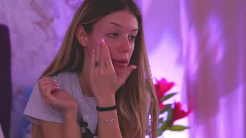 Snapshot of ellinanuria chatting on 03.16.26 EllinaNuria online show from 03.16.26