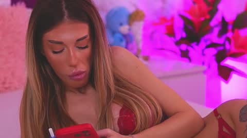 Snapshot of ellinanuria chatting on 03.26.26 EllinaNuria online show from 03.26.26