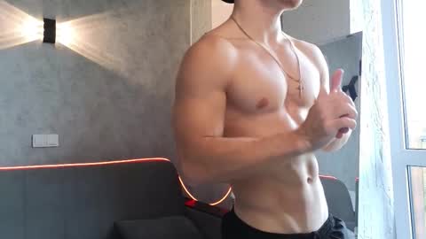 elliot_muscle04 online show from 09.18.25
