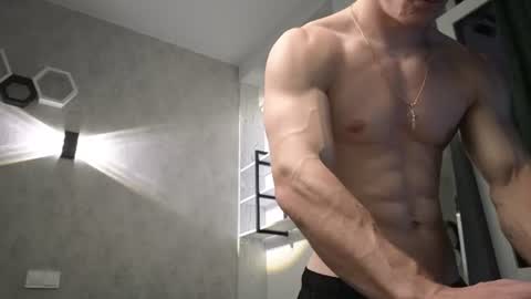 elliot_muscle04 online show from 06.20.26