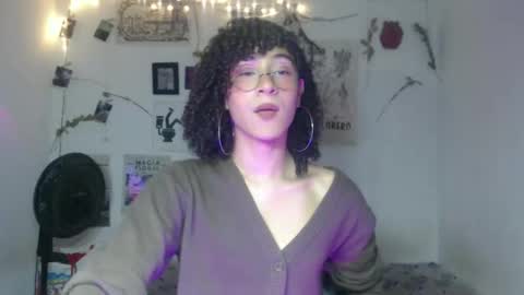 Snapshot of ellis_flowers chatting on 02.11.26 . online show from 02.11.26